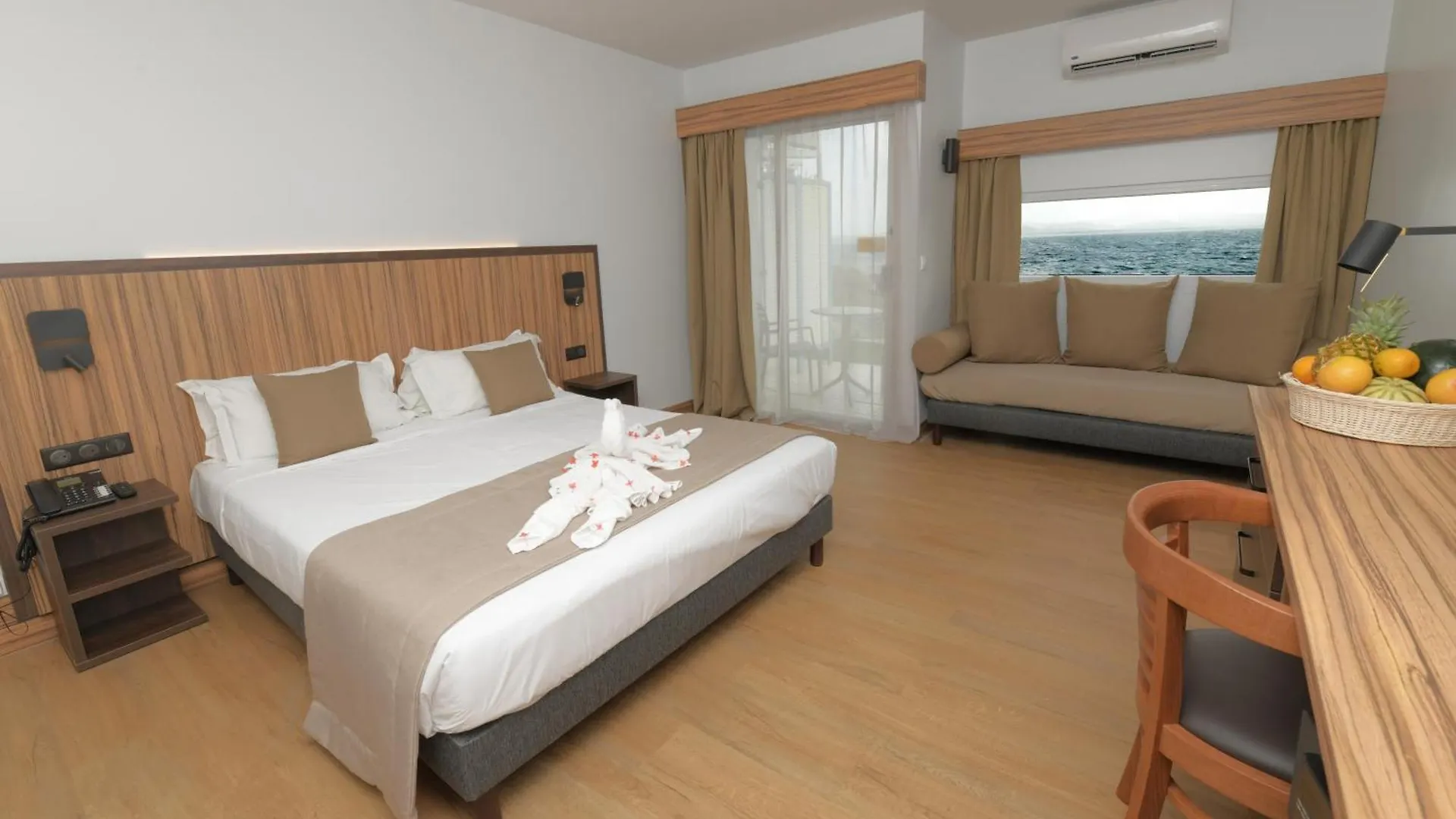 Carayou Hotel & Spa Ле-Труаз-Иле
