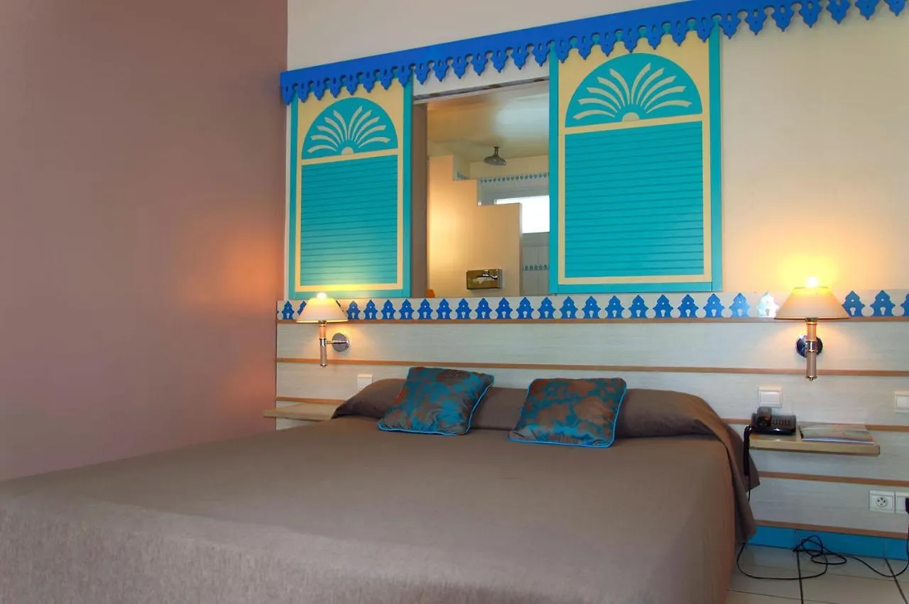 Carayou Hotel & Spa レ・トロワ・イレ 3*,